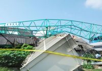 Crane dan Girder LRT Hancurkan Rumah Warga Crane dan Girder LRT Hancurkan Rumah Warga