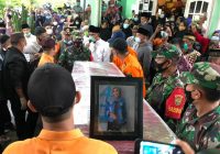 Jenazah Indah Halimah Tiba di Rumah Duka, Anaknya Belum Ditemukan Jenazah Indah Halimah Tiba di Rumah Duka, Anaknya Belum Ditemukan