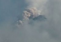 Gunung Merapi Semburkan Awan Panas