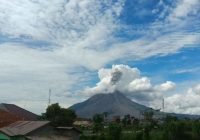 Sinabung Meletus Tiga Kali, Kolom Abu Setinggi 1.000 Meter