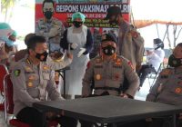 Tinjau Vaksinasi di Makosat Brimob