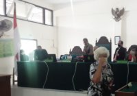 Penggugat Optimistis, Terdakwa “No Comment” Penggugat Optimistis, Terdakwa “No Comment”