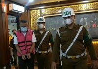 Bekas Bos Asuransi Kredit Jadi Tersangka dan Ditahan Kejagung Bekas Bos Asuransi Kredit Jadi Tersangka dan Ditahan Kejagung