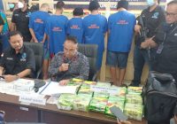 Kurir 15,3 Kg Sabu Dicokok di Exit Tol Perbatasan Mesuji OKI-Lampung Kurir 15,3 Kg Sabu Dicokok di Exit Tol Perbatasan Mesuji OKI-Lampung