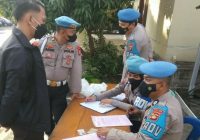 Provos Razia Kendaraan Polisi, Langsung Tilang Pelanggar Disiplin Provos Razia Kendaraan Polisi, Langsung Tilang Pelanggar Disiplin