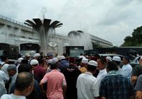 Demo BBM di Depan Masjid Agung Palembang Bubar, Massa Minta Peraturan Diberlakukan juga untuk yang Lain
