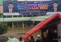 Tiga Siswa Madrasah Tewas Tertimpa Tembok saat Banjir