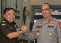 Koordinasi dan Komunikasi yang Baik dalam Penegakan Hukum Koordinasi dan Komunikasi yang Baik dalam Penegakan Hukum