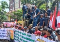Minta Tambang Minyak Mentah Dilegalkan, Ancam Tutup Jalintim di Muba