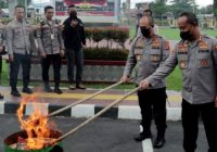 Sabu Diblender, Ganja Dibakar