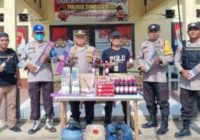 Sita Ratusan Botol Miras, Petasan dan Tuak