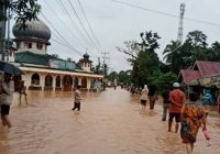 Banjir dan Tanah Longsor Tewaskan Satu Pengendara di Jalan Sumbar-Riau