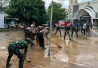 Ratusan Personel Gabungan Bersihkan Sampah dan Material, Ratusan Juta Dana Bencana Dukung Operasional