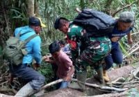 Tempuh Medan Sulit selama 7 Jam, Babinsa Temukan Warga yang Hilang di Hutan