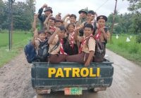 Selain Angkut Material, Mobil Patroli Dipakai Mengantar Siswa ke Sekolah