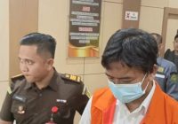 Terseret Korupsi Anggaran Baju Batik, Oknum PPK Dinas PMD Sumsel Kenakan Rompi Oranye