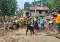 Bantu Rakyat Pascabanjir, Tentara Gelar Karya Bakti