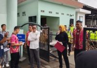 Massa Desak Usut Tuntas Kasus Gratifikasi Kadisnakertrans Sumsel Deliar Marzoeki