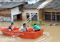 Penuhi Kebutuhan Pengungsi, Temukan Penyebab Utama Banjir di Jakarta Selatan