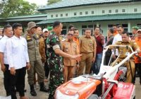 Dandim 0430/BA Bersama Bupati Banyuasin Serahkan Sejumlah Alsintan untuk Brigade Pangan