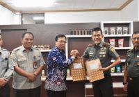Tingkatkan Ketahanan Pangan dan Kesejahteraan Petani, Danrem 043/Gatam Teken MoU Optimasi Lahan Rawa