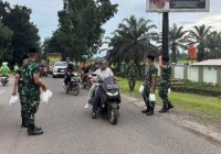 Peduli Sesama, Yonarmed 15/Cailendra Bagikan Takjil kepada Masyarakat