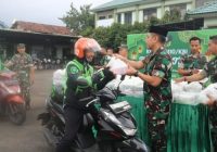 Kodim 0410/KBL Bagikan Takjil Gratis, Wujud Kepedulian TNI di Bulan Ramadan