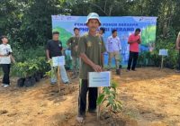 Peringati Hari Lingkungan Hidup Sedunia 2025, Tanam 250 Pohon di Desa Simpang Bayat Peringati Hari Lingkungan Hidup Sedunia 2025, Tanam 250 Pohon di Desa Simpang Bayat