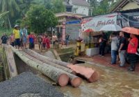 Dua Jembatan Putus akibat Banjir dan Tanah Longsor di Trenggalek