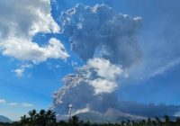 Gunung Lewotobi Laki-laki Meletus Lagi, Dua Bandara Sempat Tutup Sementara