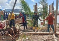Hadapi Medan Sulit, Tinjau Pembangunan Jembatan Gantung Koala Dua Belas