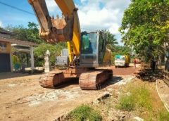 Warga Lima Desa Perbaiki Jalan Rusak secara Swadaya