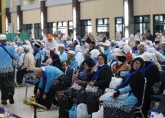 Sambut 443 Jemaah Haji Kloter Pertama Embarkasi Palembang