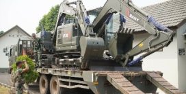 Perkuat Penanganan Karhutla, Presiden Prabowo Serahkan 20 Unit Ekskavator dan Material Sumur Bor untuk Sumsel Perkuat Penanganan Karhutla, Presiden Prabowo Serahkan 20 Unit Ekskavator dan Material Sumur Bor untuk Sumsel